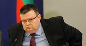11 Meseca Uslovno Za Britanski Podanik Prichinil Leka Telesna Povreda Po Huliganski Podbudi Na Tri Lica Paragraf22