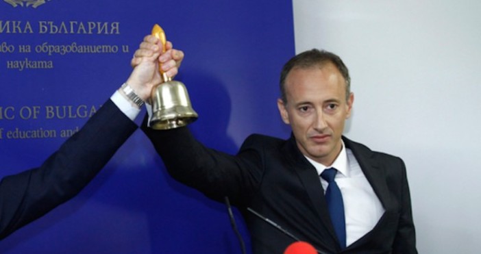 Според министъра съществуват много опорочени модели на управление на настоятелствата