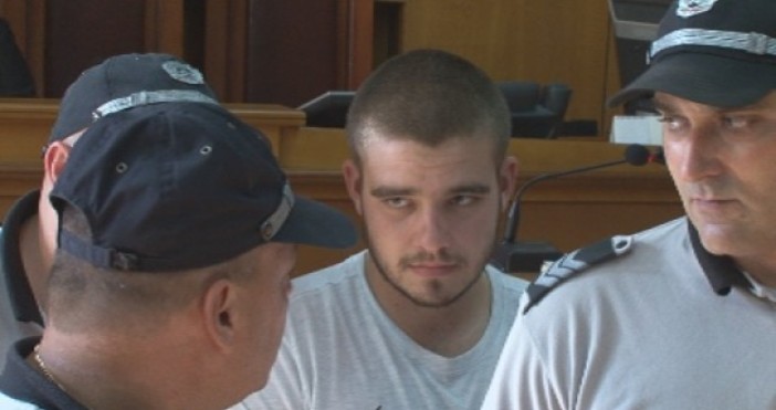 21 годишният Димитър Тонкев и още четирима негови съучастници бяха арестувани