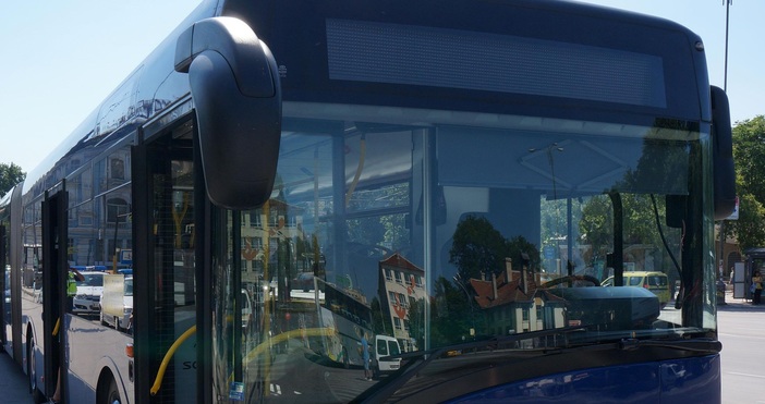 Вследствие на инцидента 25 годишна пътничка в автобуса се блъска