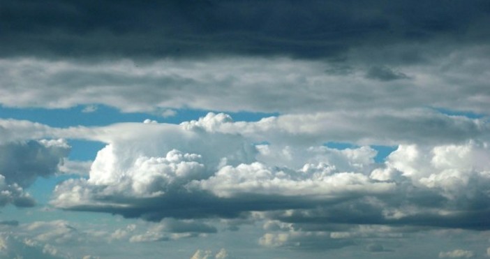 Снимка БулфотоС умерен, в Дунавската равнина силен вятър от запад-северозапад