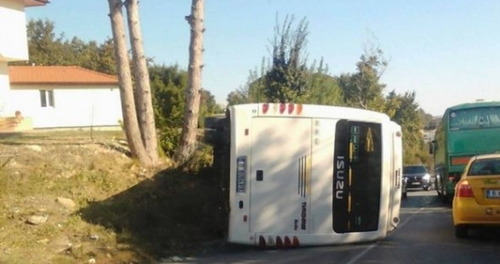 Снимка Нова Варна Осем души са били откарани с линейки към