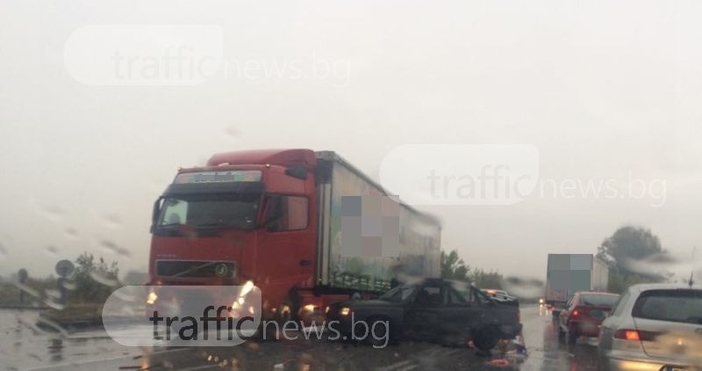 Снимка TrafficNews bg Тежка катастрофа стана преди минути на Околовръстното на Пловдив Кола