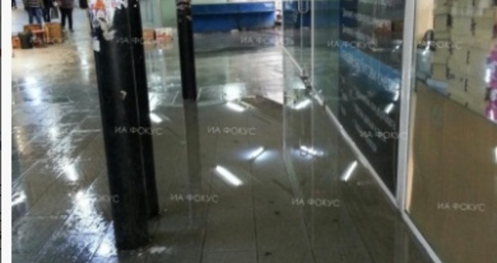Снимка Фокус Дъждът в Пловдив наводни подлези и складове в Стамболийски