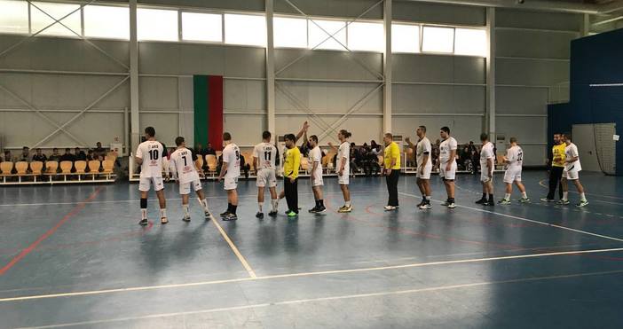 Хандбалистите на Спартак играха много силно и заслужено спечелиха убедително