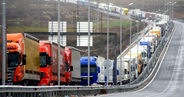 На граничния пункт Капитан Андреево се е образувала 11 километрова