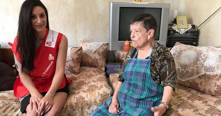 trafficnews.bg 72-годишната Лиляна Стефанова живее сама в панелния си апартамент в