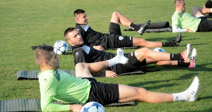 След двудневна почивка отборът на Черно море поднови тренировки В