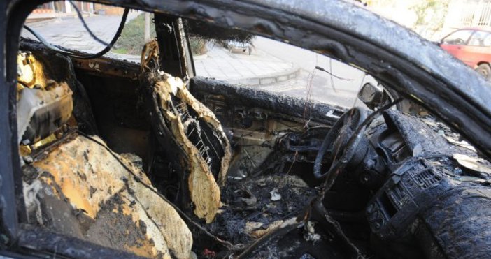 Снимка Булфото архивТази нощ в Карлово е изгоряла напълно колата