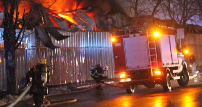 Илюстрация БулфотоГолям пожар избухна снощи в Бургас В пламъците попаднала