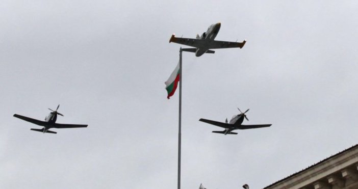 Днес авиацията и Българските военновъздушни сили отбелязват своя празник Датата