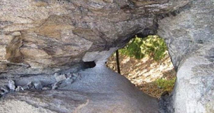Мистично скално образувание разположено край Сатовча  лекува нашенци от незапомнени времена