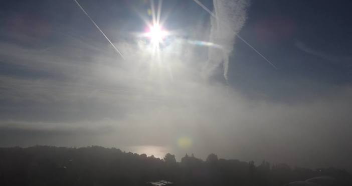 Необичаен изгрев е заснел тази сутрин варненецът Христо Вътев видя