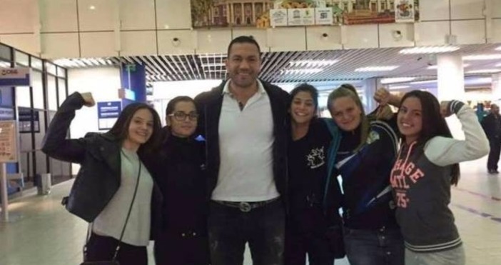 Претендентът за световната титла в тежка категория Кубрат Пулев пристигна