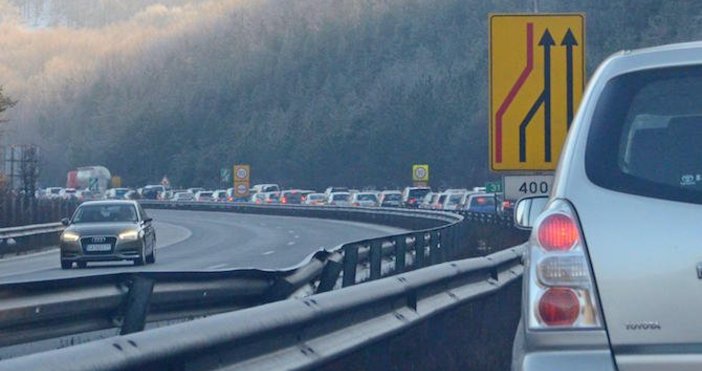 София  Информация за състоянието на републиканските пътища предоставена от Агенция Пътна инфраструктура Метеорологична