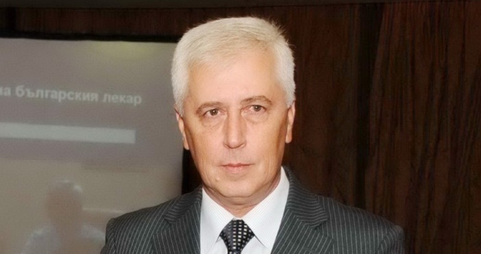 Новината за оставката на здравния министър проф Николай Петров попари