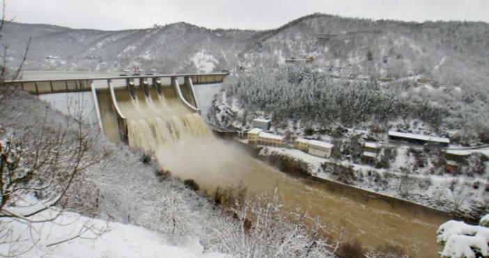 Снимка Булфото205 язовира в страната са в предаварийно състояние По