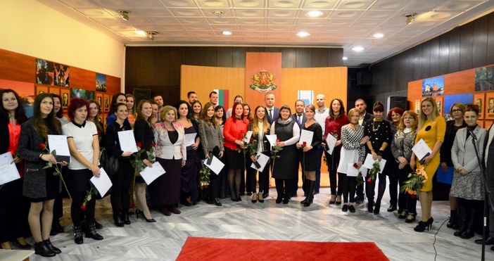 Снимка Live Varna net32 ма преподаватели от училища и детски градини получиха наградата