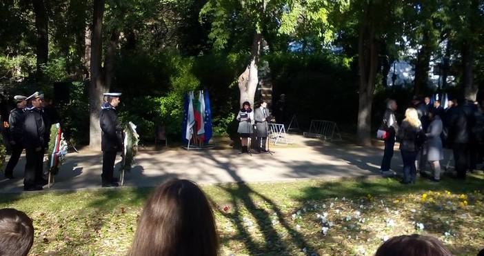 Снимки Петел Започна честването на Деня на будителите във Варна