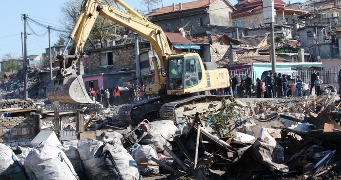 18 постройки в ромската махала Максуда във Варна се събарят