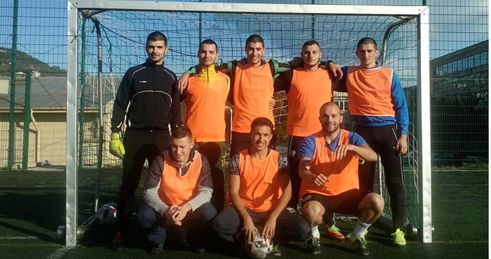 Миналогодишните победители във вътрешния турнир по футбол на ТУ Варна