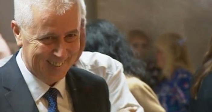 Премиерът ще каже името на новия здравен министър най вероятно