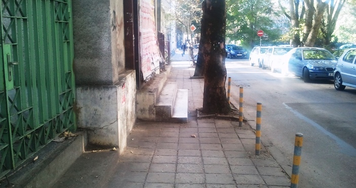 снимки читател на Петел Непроходимите места по тротоарите във Варна не