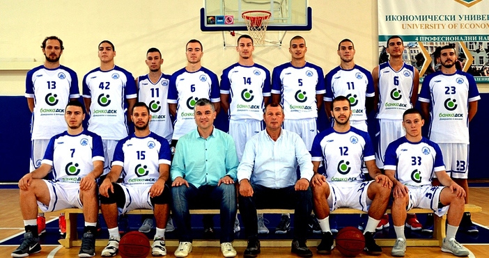 Баскетболният отбор на Икономически университет Варна постигна поредната си повече от