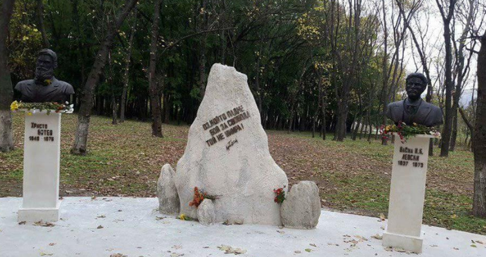 Ново вандалско посегателство над каменната инсталация във възрожденския кът на