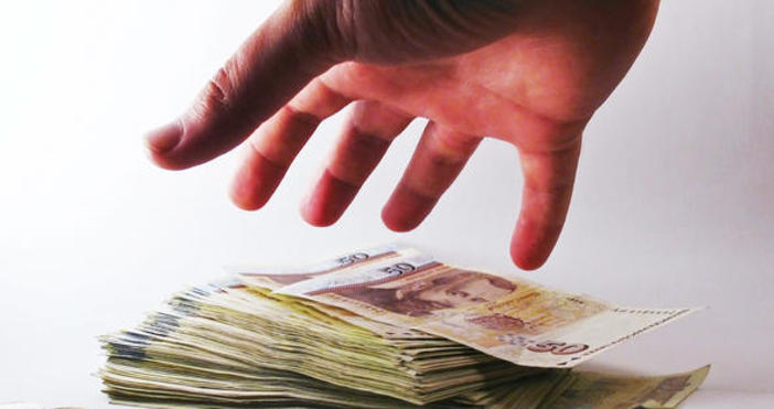 Намалява се прагът за ограничаване на плащанията в брой от