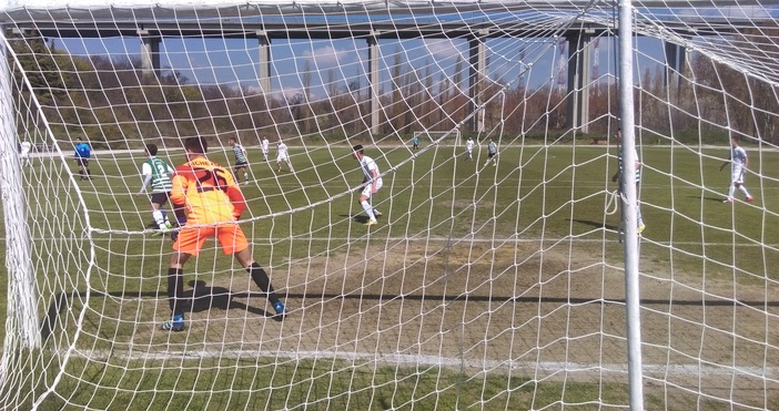 Юношите на Черно море родени след 2002 година продължават на 1