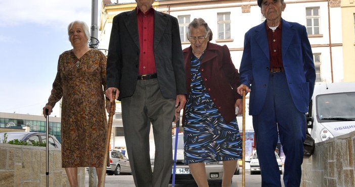 Повишаване на възрастта за пенсиониране от догодина решиха депутатите  Предвидено е