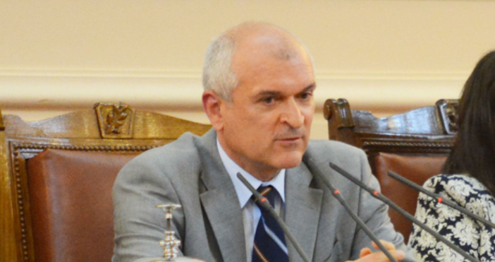Снимка БулфотоНасред скандали и крамоли председателят на парламента Димитър Главчев