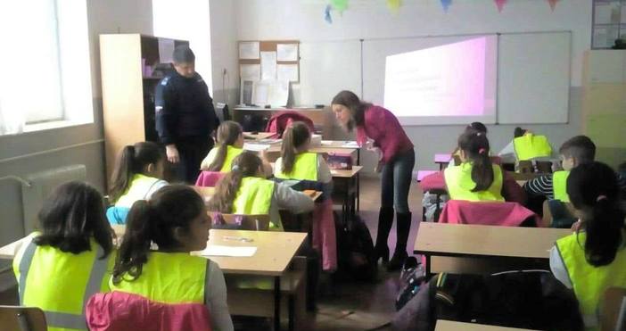 На 16 ноември започна обучението на доброволците от Детските полицейски