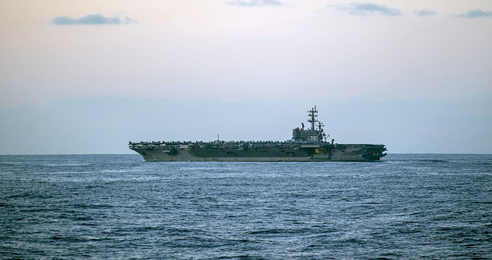 Снимка: AFPСамолетоносачът Роналд Рейгън (CVN 76) на американския флот се