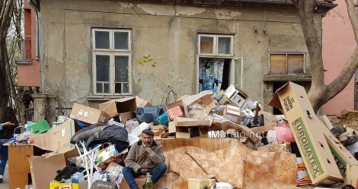 Сн Moreto net Роми и скитници превзеха изоставена къща в центъра на
