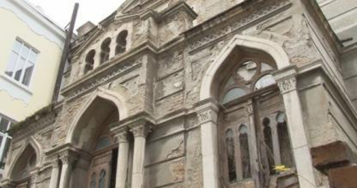 Сефарадската синагога – един от емблематичните за Варна имоти над