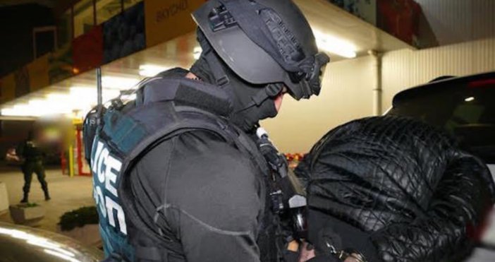 Снимка БулфотоЧетирима служители на полицията в Павликени са задържани тaзи