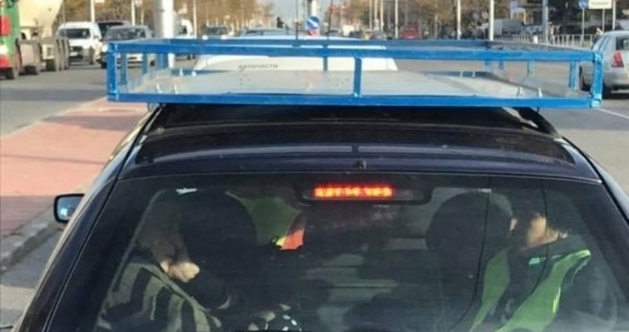 Снимка trafficnews bgПътници в багажник изумиха пловдивчани Превърнатият в автобус автомобил който