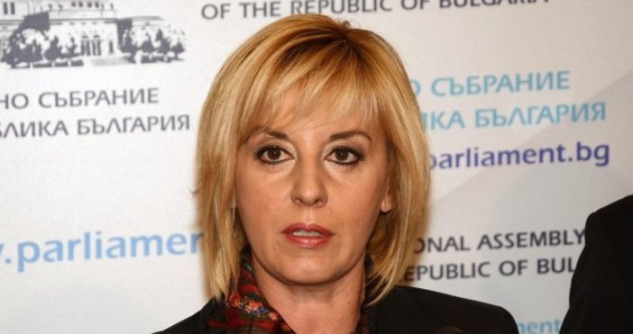 Гневно изявление в кулоарите на парламента направи омбудсманът Мая Манолова
