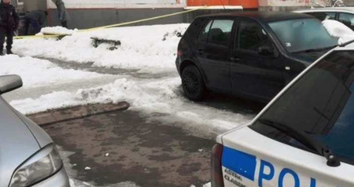 Снимка ПикУжасяваща смърт разтресе Студентски град в София Случайни минувачи
