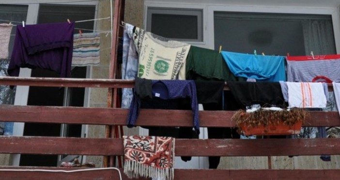 Снимка Булфото3600 възрастни у нас чакат за място в старчески