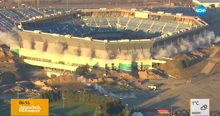 Кадър Нова твЗрелищното взривяване на голям стадион в Съединените щати