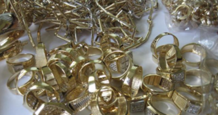 Снимка Агенция Митници 17 килограма злато и валута с левова равностойност