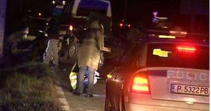 Двама души загинаха при тежка катастрофа тази вечер в Русе