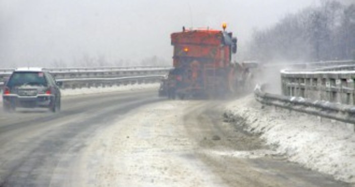 Временно е ограничено движението при км 34 на АМ Тракия