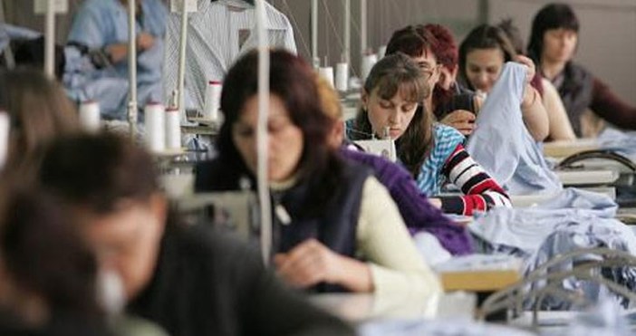 Работодатели в шивашката индустрия търсят работна ръка със заплати от 750 до