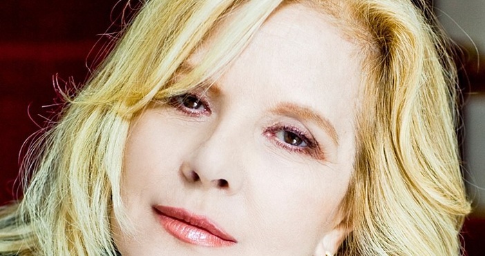 Една от грандамите на френската музика най успешната световна звезда