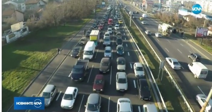 Държавата затяга контрола по празниците Повече полиция проверки и допълнителни