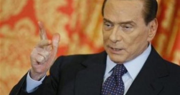 Бившият италиански премиер Силвио Берлускони е плащал всеки месец такса